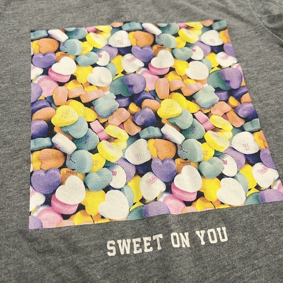 🦄5/25 Sweetheart Tshirt - Picture 2 of 4